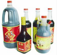 全自動(dòng)液體灌裝機(jī)灌裝效果